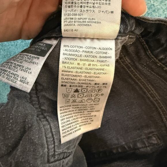 Levi’s 501 Women’s BlackJeans Sz 28x28 Button Fly Skinny Fits 28x27.5 Distressed - Picture 12 of 16